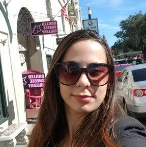 Meet your Posher, Aliana